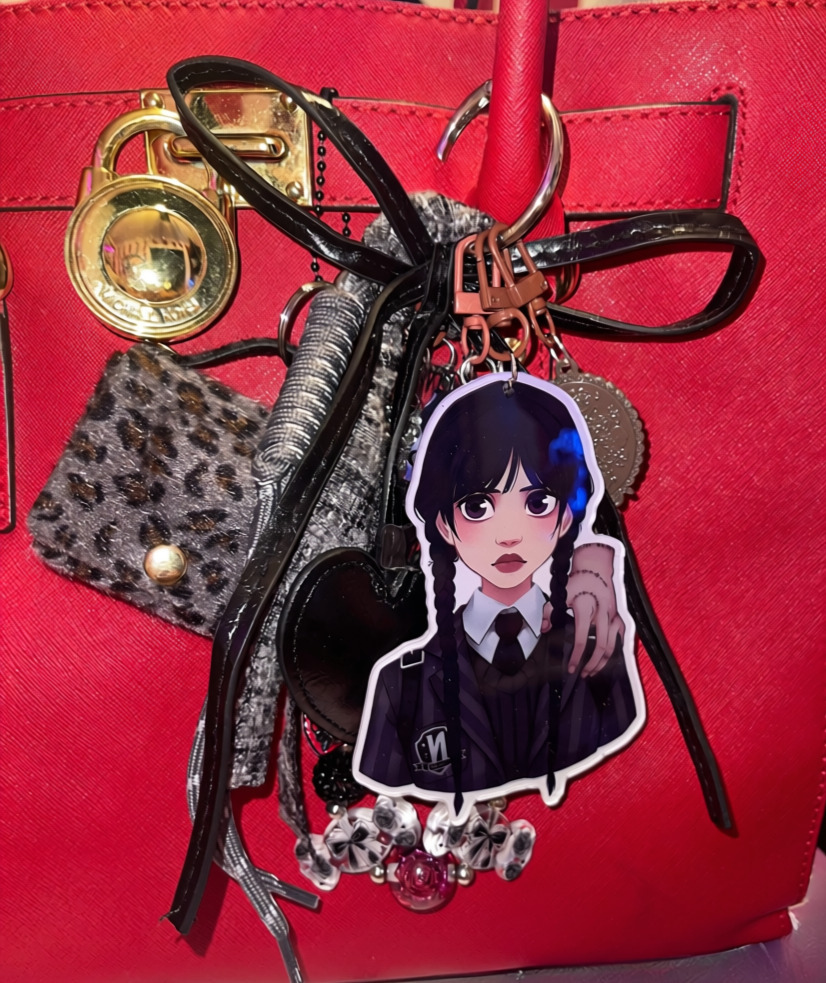 Creepy-Cute Gothic Girl Bag Charm Cluster – Spooky Acrylic Character Purse Accessory