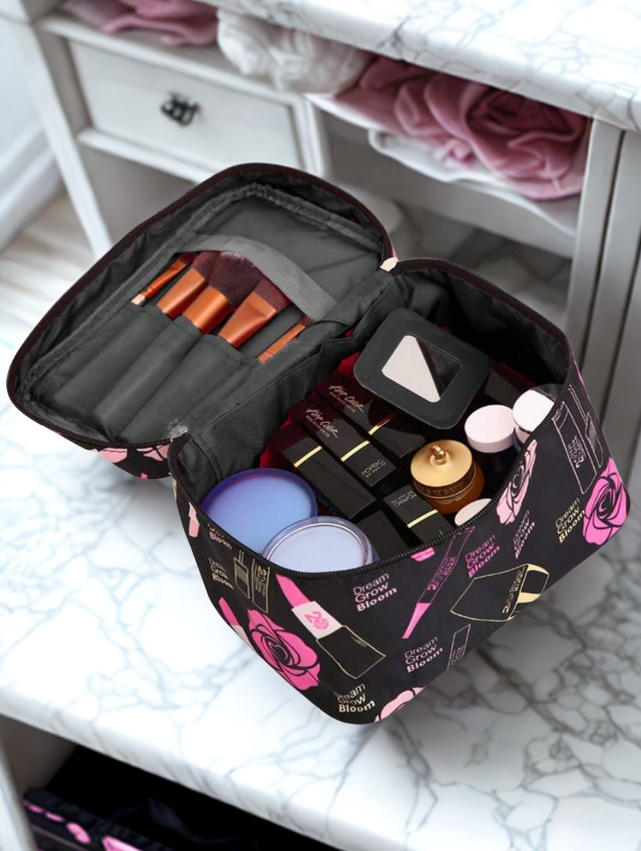 fashion makeup travel bag Vee Collective Porter Vanity Case Your girl will be happier The Ultimate Travel Makeup Bag