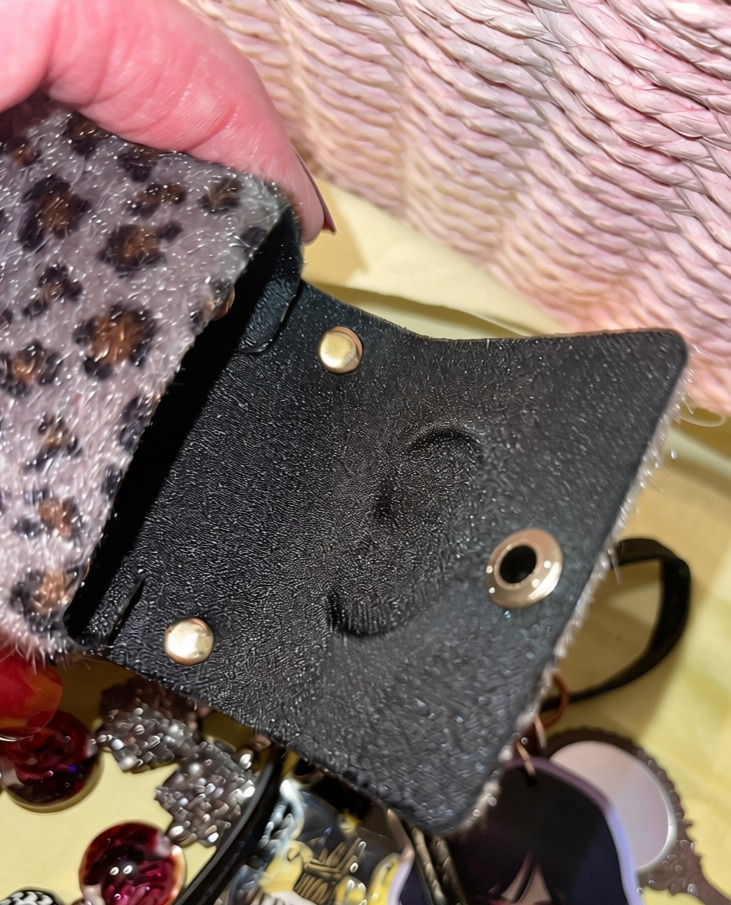 Creepy-Cute Gothic Girl Bag Charm Cluster – Spooky Acrylic Character Purse Accessory